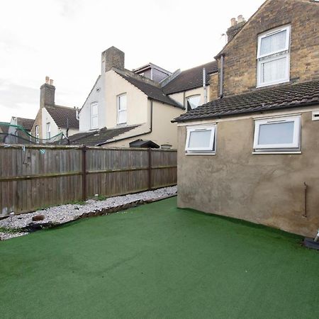 Fortified Home Rochester מראה חיצוני תמונה