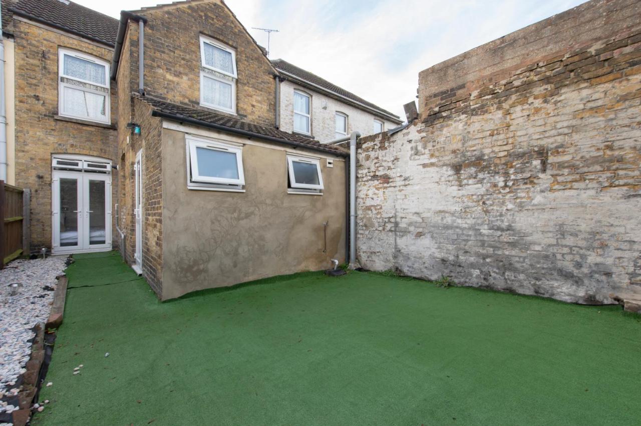 Fortified Home Rochester מראה חיצוני תמונה